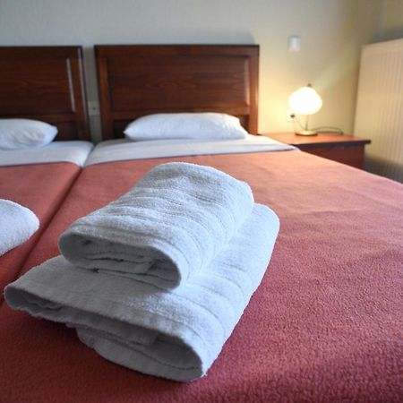 Hotel Παραδοσιακο Káto Loutrákion Екстериор снимка